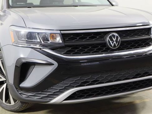 Used 2023 Volkswagen Taos SE image 38