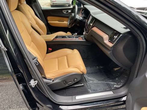 Certified 2023 Volvo XC60 B6 Ultimate w/ Climate Package AWD/4WD image 13