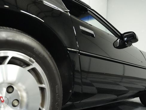 Used 1986 Chevrolet Corvette Convertible image 25
