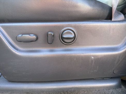 Used 2013 Chevrolet Suburban 2500 LT image 14