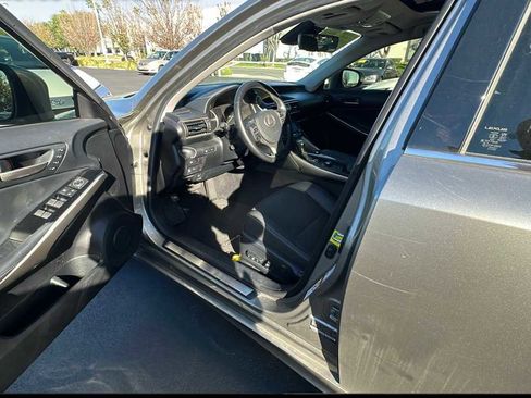 Used 2018 Lexus IS 300 image 6