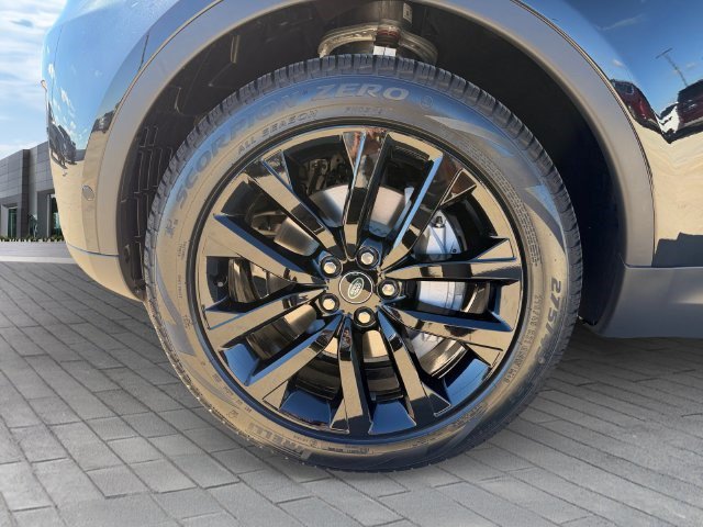 New 2026 Land Rover Discovery S AWD/4WD image 9