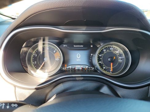 Used 2023 Jeep Cherokee Altitude Lux image 16