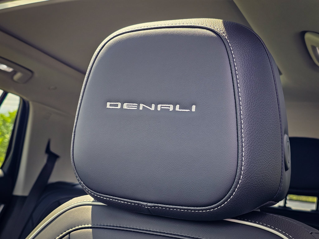 New 2026 GMC Terrain Denali w/ LPO, Floor Liner Package AWD/4WD image 17