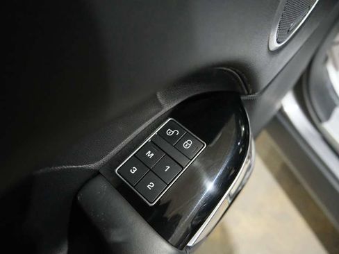 Used 2017 Land Rover Range Rover Supercharged AWD/4WD image 21
