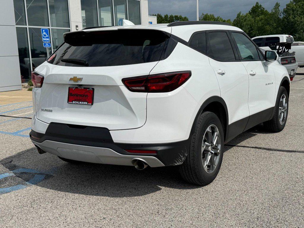 Used 2024 Chevrolet Blazer LT w/ Convenience Package FWD image 4