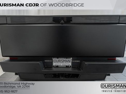 Used 2024 Tesla Cybertruck AWD Crew Cab image 6