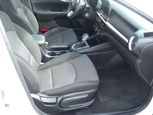 Used 2023 Kia Forte LXS FWD image 15