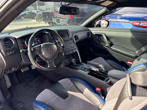 Used 2014 Nissan GT-R Track Edition image 5
