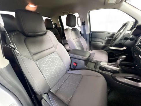 Used 2025 Nissan Frontier SV w/ SV Convenience Package AWD/4WD image 30