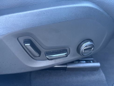 Used 2025 Volvo XC60 B5 Plus image 42