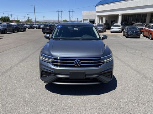 Certified 2023 Volkswagen Tiguan SE FWD image 48