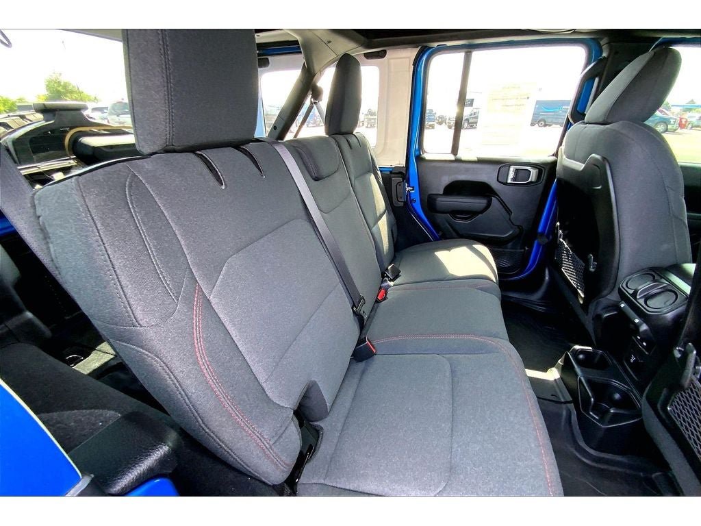 Used 2025 Jeep Wrangler Unlimited Rubicon w/ Convenience Group AWD/4WD image 27