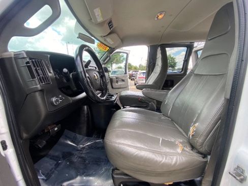 Used 2016 Chevrolet Express 3500 LS RWD image 13