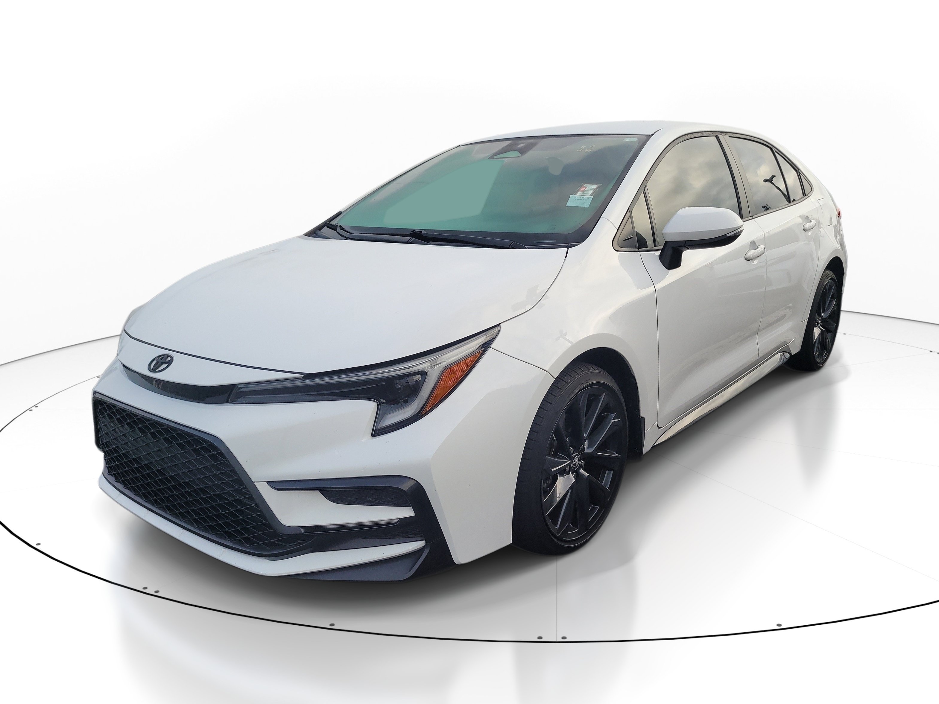 Used 2023 Toyota Corolla SE FWD image 3