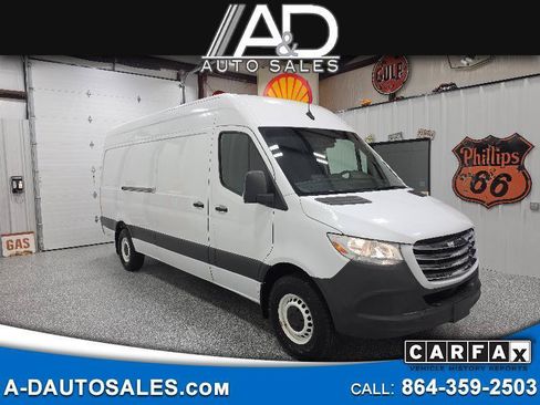 Used 2020 Freightliner Sprinter 2500 RWD image 1