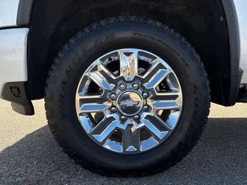 Used 2024 Chevrolet Silverado 3500 High Country w/ Technology Package image 29