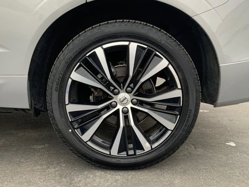 Used 2025 Volvo XC60 B5 Plus image 27