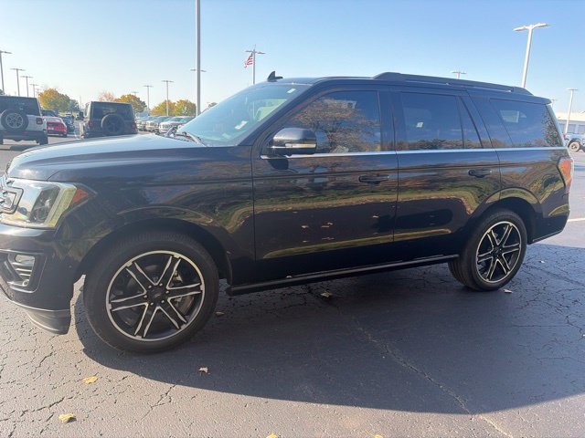 Used 2019 Ford Expedition Limited w/ Equipment Group 303A AWD/4WD image 2