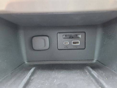 Used 2021 GMC Acadia Denali w/ Denali Technology Package image 29