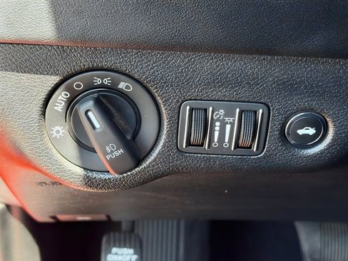 Used 2022 Dodge Charger R/T w/ Plus Group RWD image 18