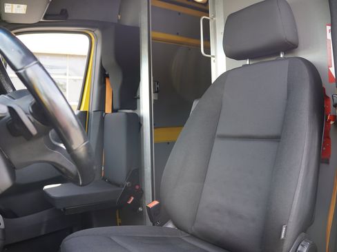 Used 2021 Mercedes-Benz Sprinter 2500 w/ Acoustic Package image 19