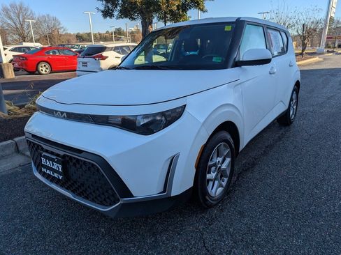 Used 2024 Kia Soul LX w/ Option Group 015 image 4