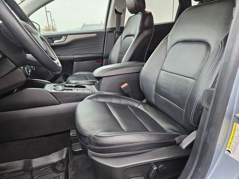 Used 2022 Ford Escape SEL image 18