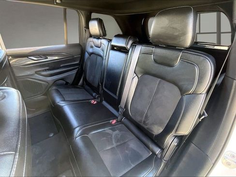 Used 2023 Jeep Grand Cherokee Altitude image 21