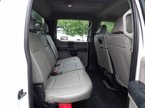 Used 2022 Ford F550 4x4 Crew Cab Super Duty w/ Power Equipment Group image 36