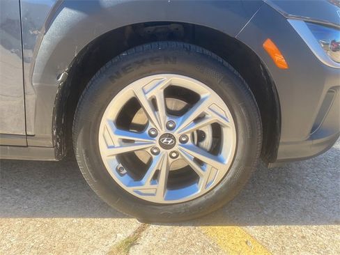 Used 2023 Hyundai Kona SEL image 9