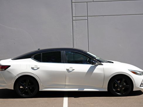 Used 2023 Nissan Sentra SR w/ Midnight Edition Package FWD image 44