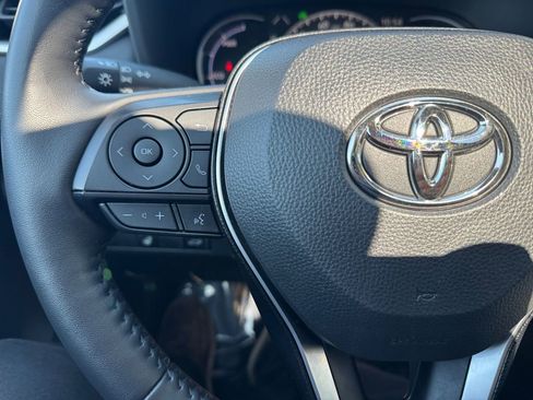 Used 2025 Toyota RAV4 XLE image 29