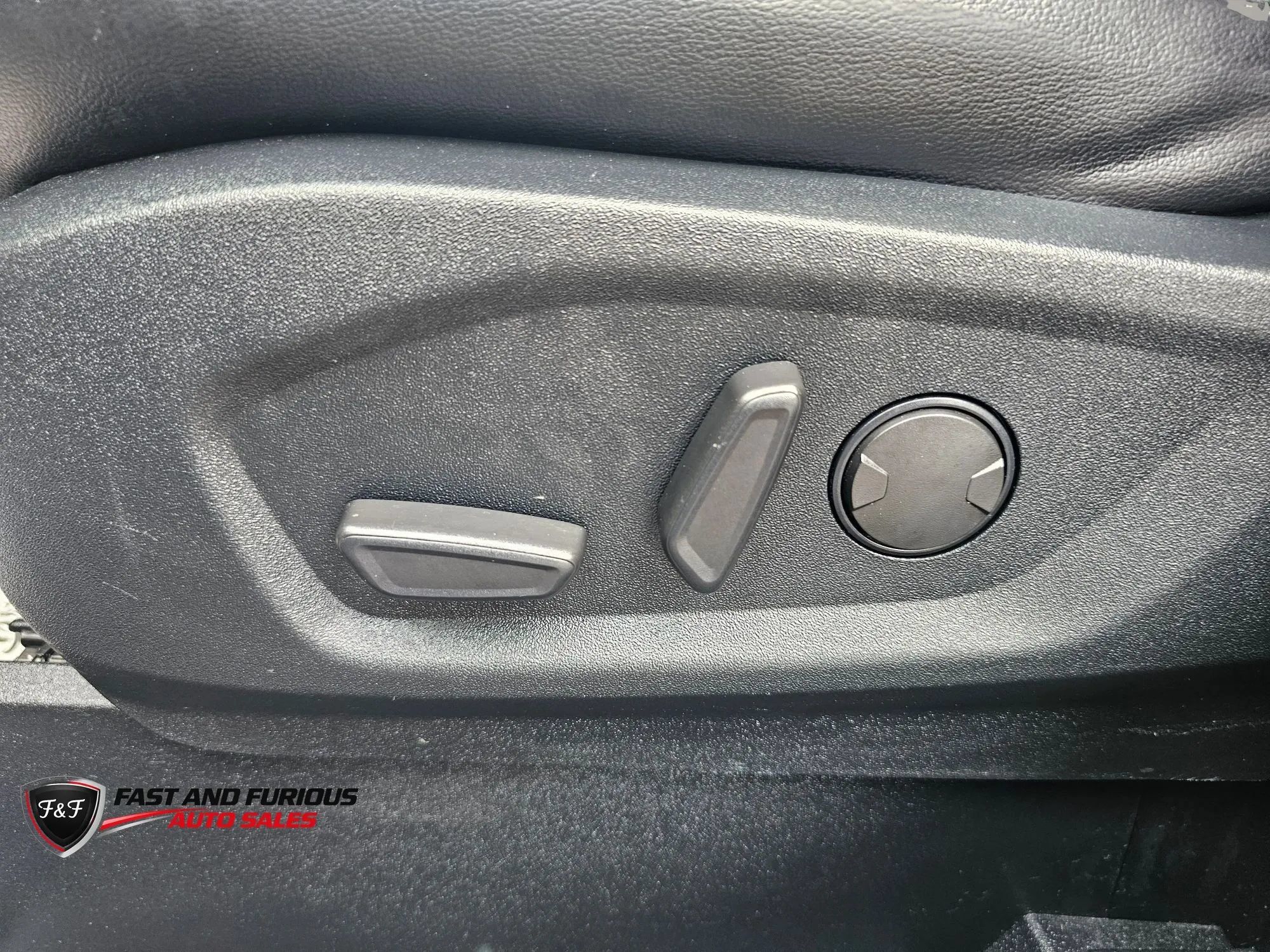 Used 2020 Ford Edge SEL w/ Cargo Accessory Package FWD image 13