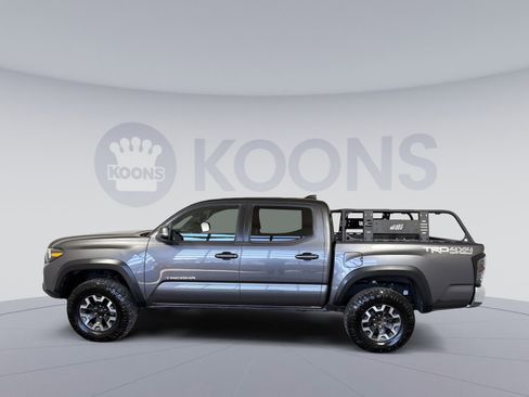 Used 2020 Toyota Tacoma TRD Off-Road image 2