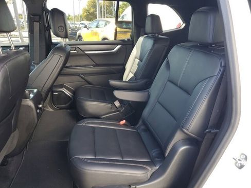 Used 2024 GMC Acadia Elevation image 19