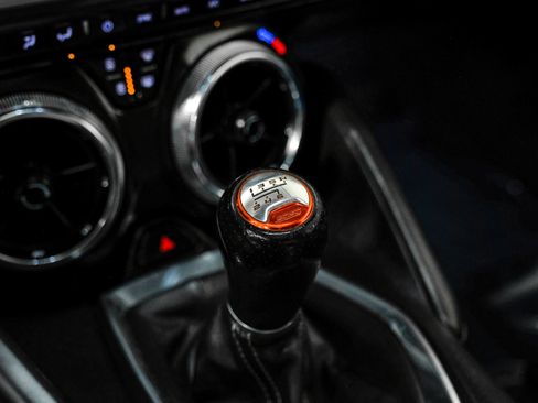 Used 2018 Chevrolet Camaro SS RWD image 29