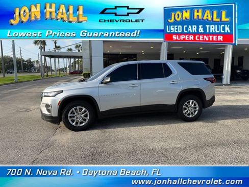 Used 2022 Chevrolet Traverse LS FWD image 3