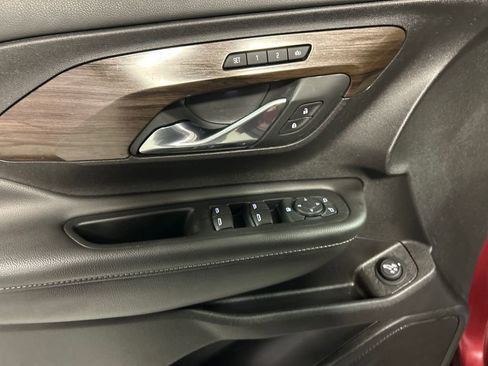 Used 2018 GMC Terrain Denali w/ Comfort Package image 12