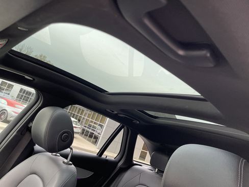 Used 2020 Mercedes-Benz GLC 300 image 23