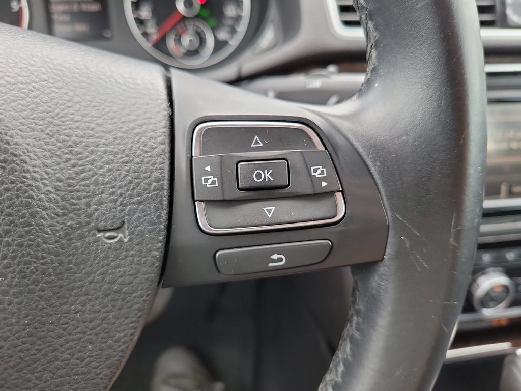 Used 2014 Volkswagen Passat TDI SEL Premium FWD image 23