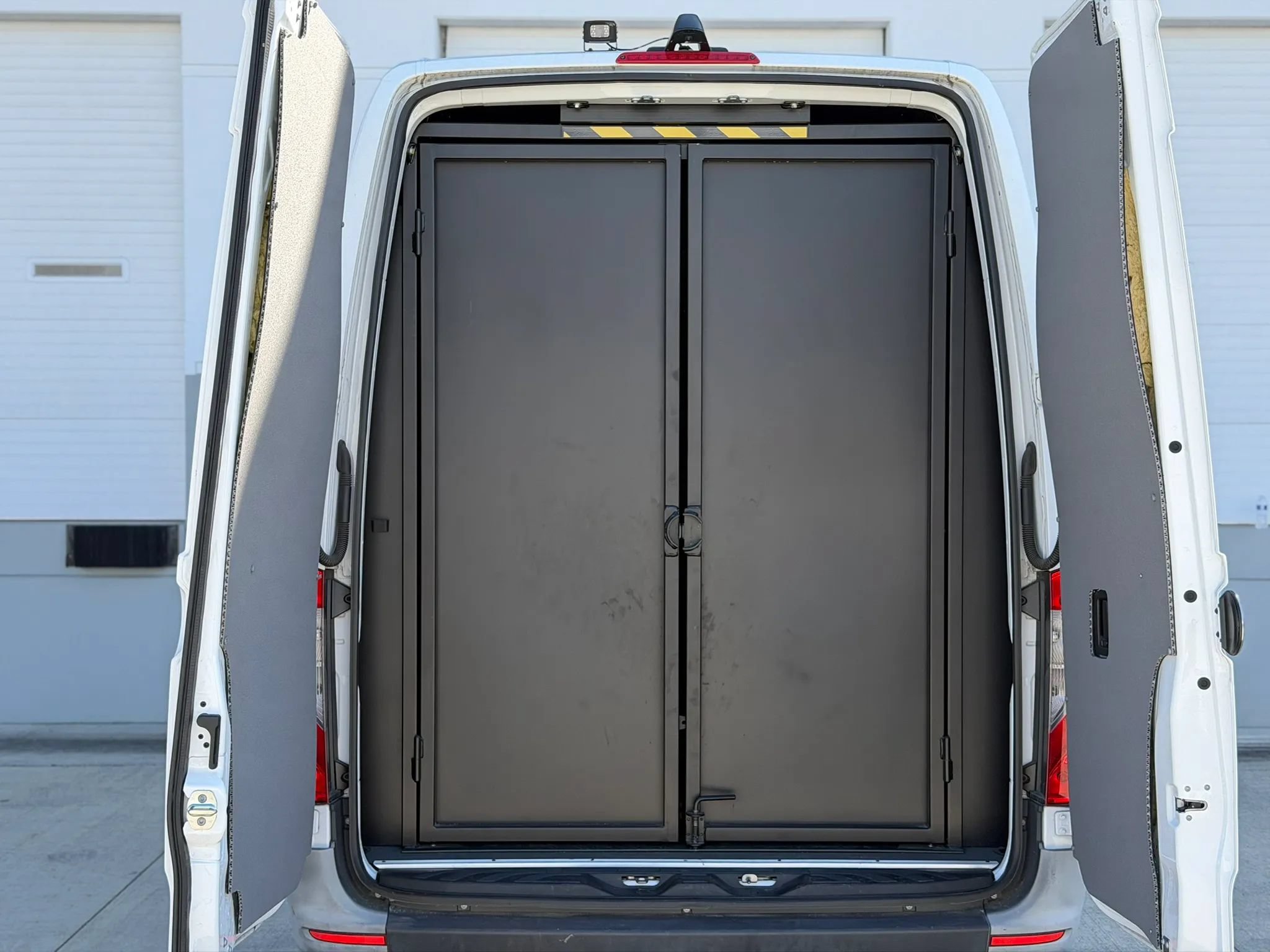 Used 2021 Mercedes-Benz Sprinter 2500 image 17