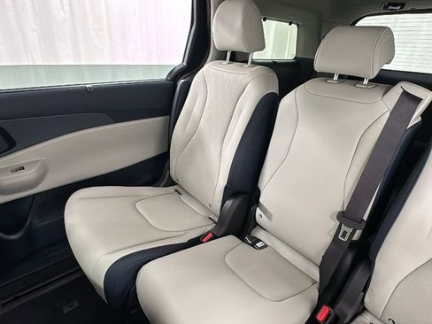 New 2026 Kia Carnival EX FWD image 14
