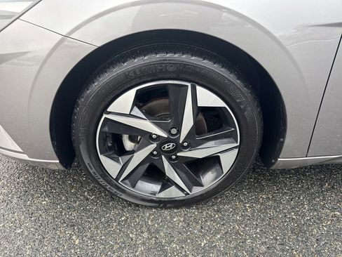 Used 2023 Hyundai Elantra SEL w/ Convenience Package image 10