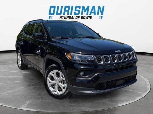 Used 2024 Jeep Compass Latitude AWD/4WD image 1