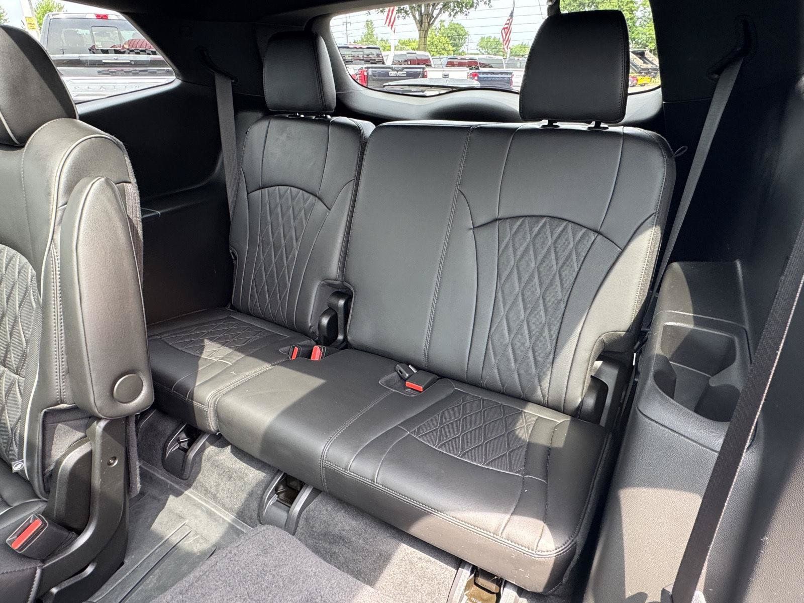 Used 2023 Buick Enclave Avenir w/ Avenir Technology Package AWD/4WD image 38