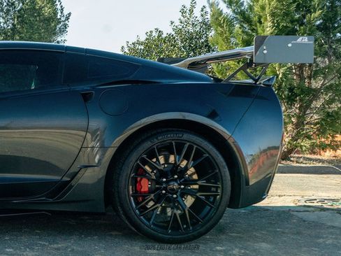Used 2019 Chevrolet Corvette Z06 RWD image 5