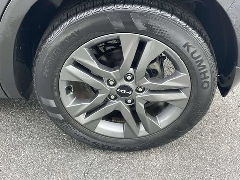 Used 2023 Kia Seltos S FWD image 4