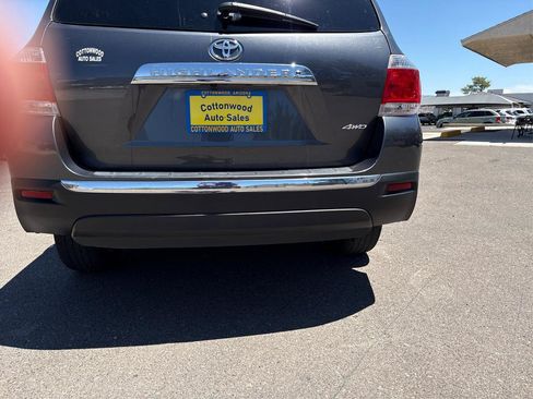 Used 2011 Toyota Highlander Limited w/ Tow Pkg AWD/4WD image 29