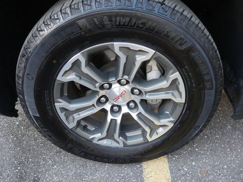 Used 2024 GMC Sierra 1500 SLT image 31